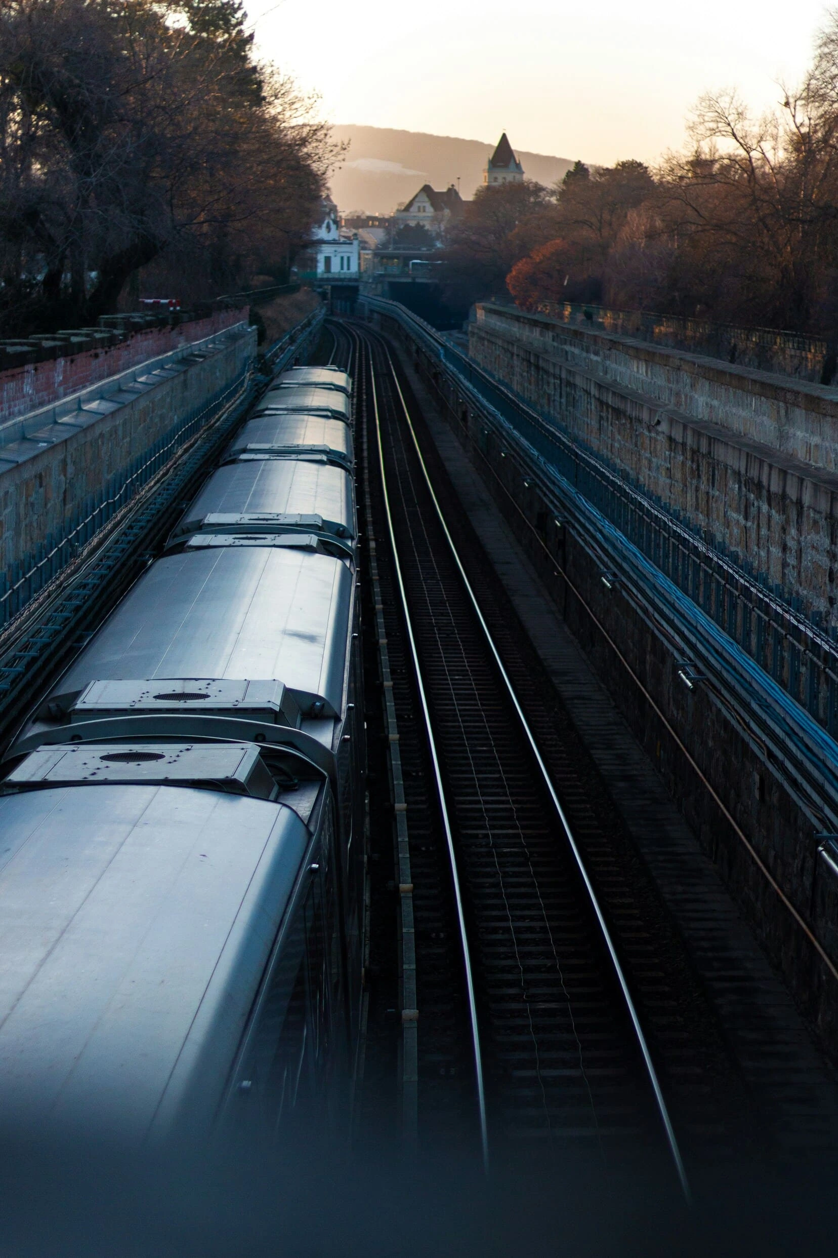 Stationsoverkapping met spoor
